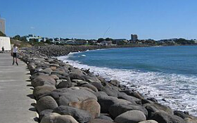 An image of the New Plymouth foreshore looking towards the city